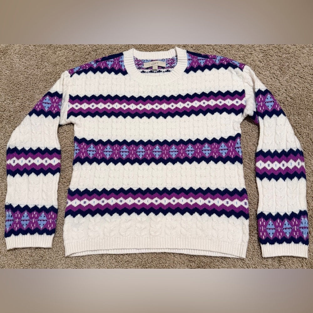 Ann Taylor LOFT Size XS Sweater White & Purple Pattern SOFT Cozy Long Sleeve